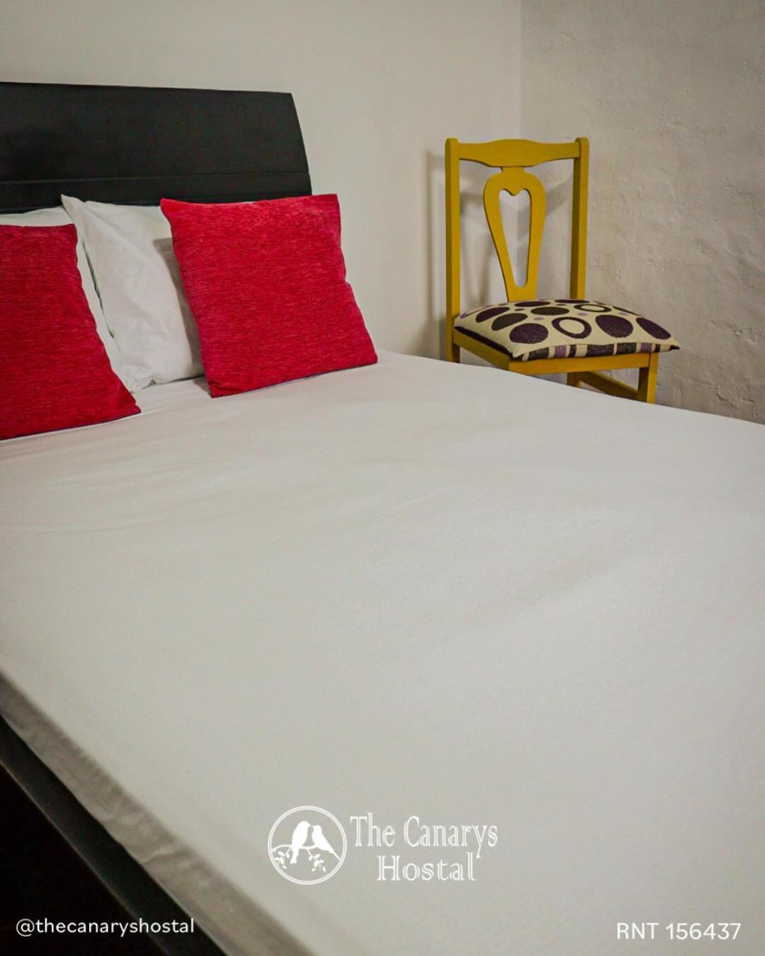 The Canarys Hostal Santa Rosa de Cabal Exterior photo